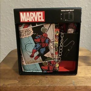 Marvel Comics Spider-Man Leather Trifold Wallet w/Belt Loop Chain & Snap Close.